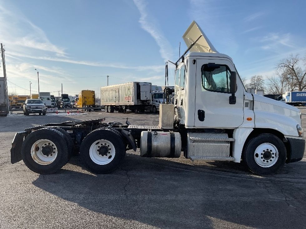 Day Cab Tractor-Heavy Duty Tractors-Freightliner-2020-Cascadia 12564ST-Fort Wayne-IN-670,574\n\t\tmiles-$ 29,750 - Image 8