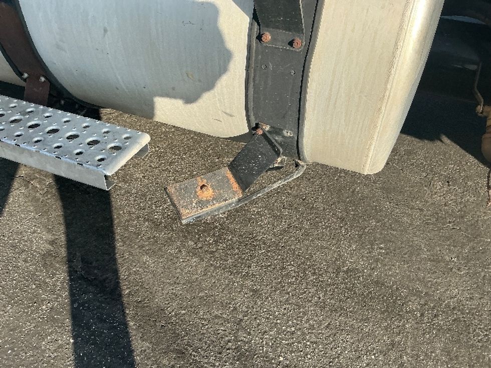 Day Cab Tractor-Heavy Duty Tractors-Freightliner-2020-Cascadia 12564ST-Fresno-CA-402,286\n\t\tmiles-$ 48,500 - Image 18