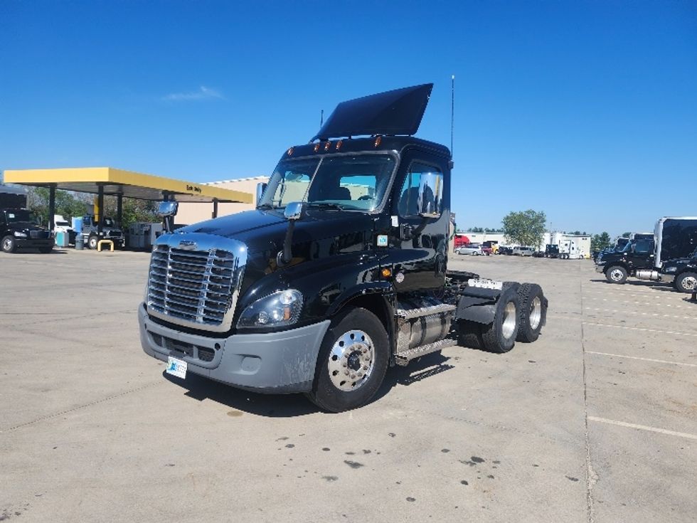 Day Cab Tractor-Heavy Duty Tractors-Freightliner-2020-Cascadia 12564ST-Goshen-IN-125,270\n\t\tmiles-$ 55,750 - Image 3