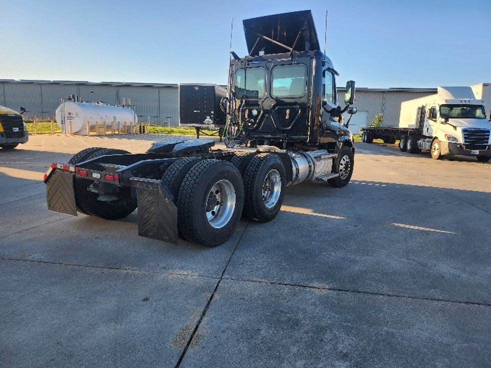 Day Cab Tractor-Heavy Duty Tractors-Freightliner-2020-Cascadia 12564ST-Goshen-IN-125,270\n\t\tmiles-$ 55,750 - Image 7