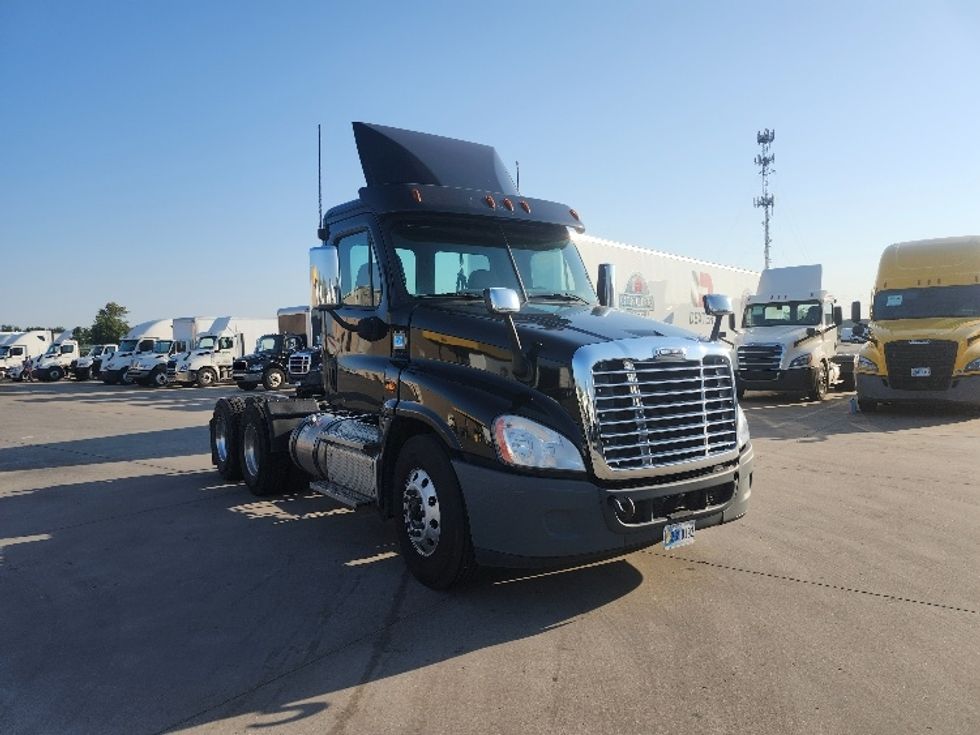 Day Cab Tractor-Heavy Duty Tractors-Freightliner-2020-Cascadia 12564ST-Goshen-IN-150,082\n\t\tmiles-$ 54,500 - Image 1