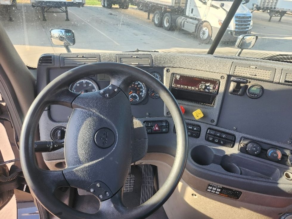 Day Cab Tractor-Heavy Duty Tractors-Freightliner-2020-Cascadia 12564ST-Goshen-IN-150,082\n\t\tmiles-$ 54,500 - Image 11