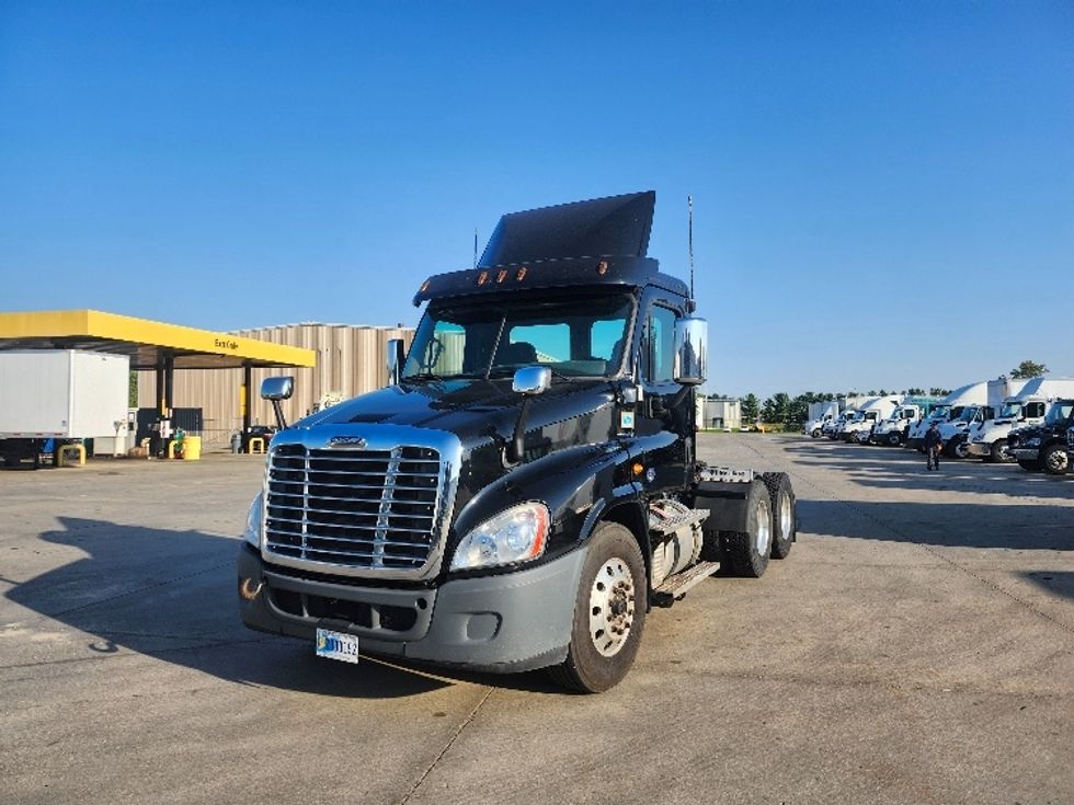 Day Cab Tractor-Heavy Duty Tractors-Freightliner-2020-Cascadia 12564ST-Goshen-IN-150,082\n\t\tmiles-$ 54,500 - Image 3