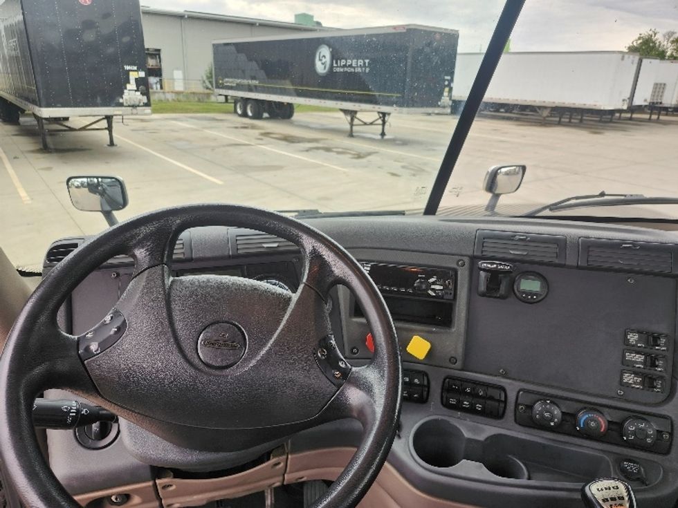 Day Cab Tractor-Heavy Duty Tractors-Freightliner-2020-Cascadia 12564ST-Goshen-IN-167,316\n\t\tmiles-$ 53,500 - Image 11