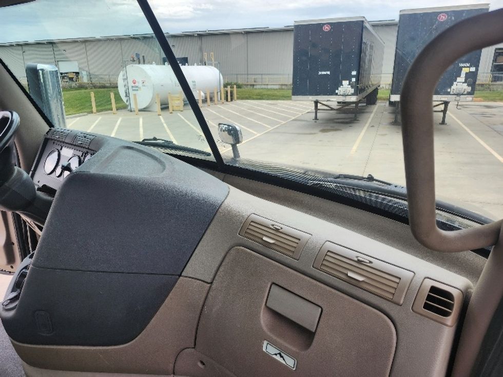 Day Cab Tractor-Heavy Duty Tractors-Freightliner-2020-Cascadia 12564ST-Goshen-IN-167,316\n\t\tmiles-$ 53,500 - Image 13