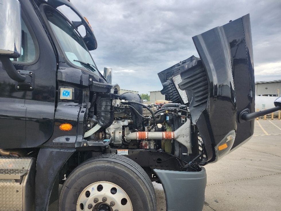 Day Cab Tractor-Heavy Duty Tractors-Freightliner-2020-Cascadia 12564ST-Goshen-IN-167,316\n\t\tmiles-$ 53,500 - Image 15
