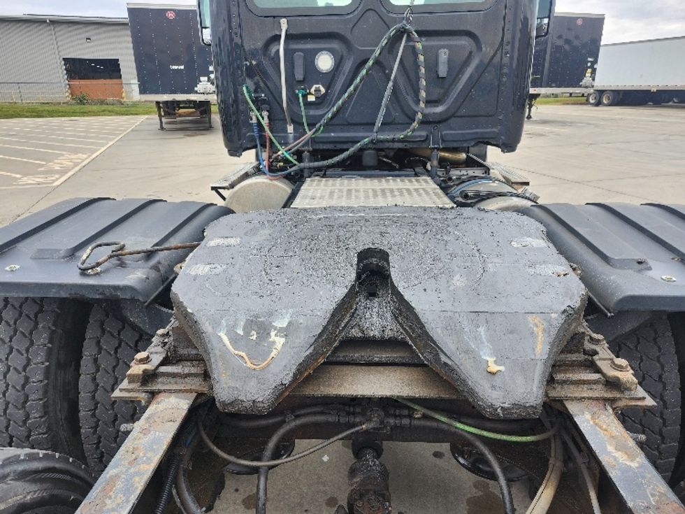 Day Cab Tractor-Heavy Duty Tractors-Freightliner-2020-Cascadia 12564ST-Goshen-IN-167,316\n\t\tmiles-$ 53,500 - Image 6