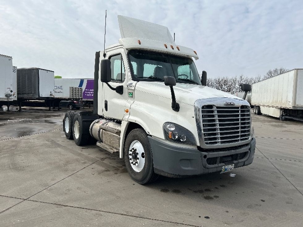 Day Cab Tractor-Heavy Duty Tractors-Freightliner-2020-Cascadia 12564ST-Goshen-IN-235,780\n\t\tmiles-$ 52,000 - Image 1