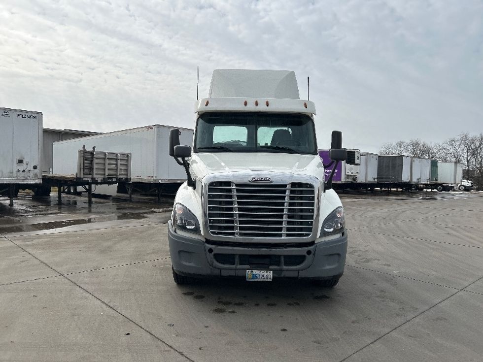 Day Cab Tractor-Heavy Duty Tractors-Freightliner-2020-Cascadia 12564ST-Goshen-IN-235,780\n\t\tmiles-$ 52,000 - Image 2