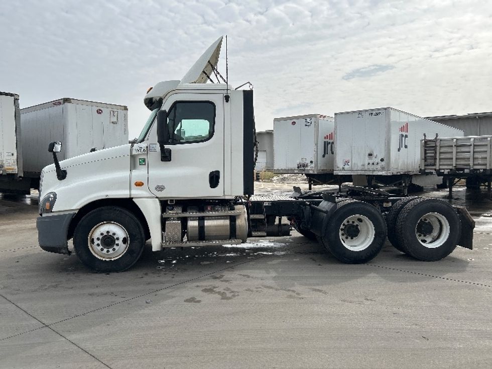 Day Cab Tractor-Heavy Duty Tractors-Freightliner-2020-Cascadia 12564ST-Goshen-IN-235,780\n\t\tmiles-$ 52,000 - Image 4
