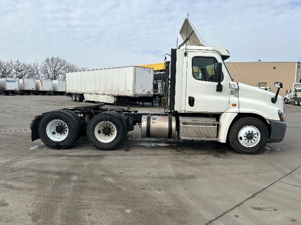 Day Cab Tractor-Heavy Duty Tractors-Freightliner-2020-Cascadia 12564ST-Goshen-IN-235,780\n\t\tmiles-$ 52,000 - Image 8