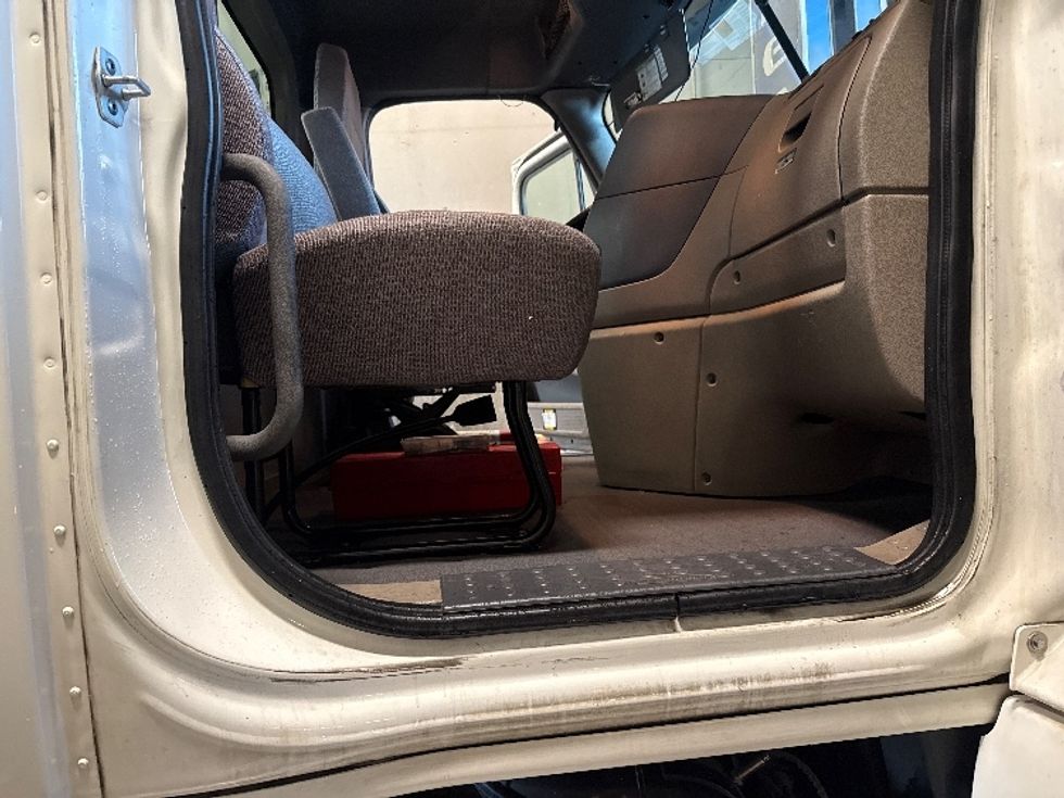 Day Cab Tractor-Heavy Duty Tractors-Freightliner-2020-Cascadia 12564ST-Grand Prairie-TX-240,092\n\t\tmiles-$ 58,500 - Image 12