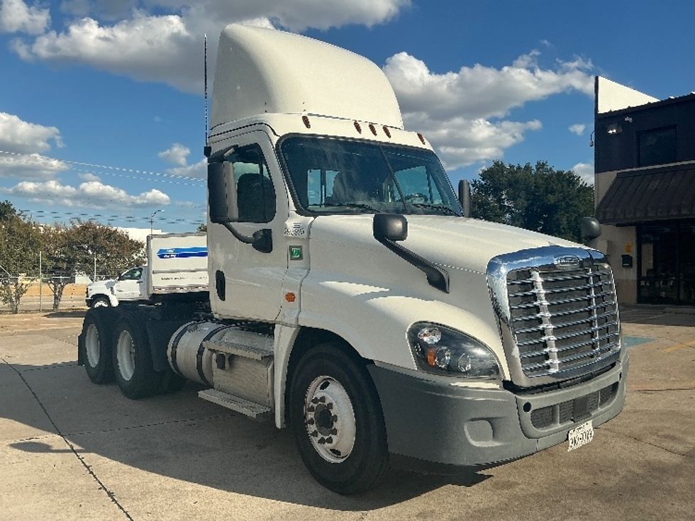 Day Cab Tractor-Heavy Duty Tractors-Freightliner-2020-Cascadia 12564ST-Grand Prairie-TX-419,553\n\t\tmiles-$ 44,250 - Image 1