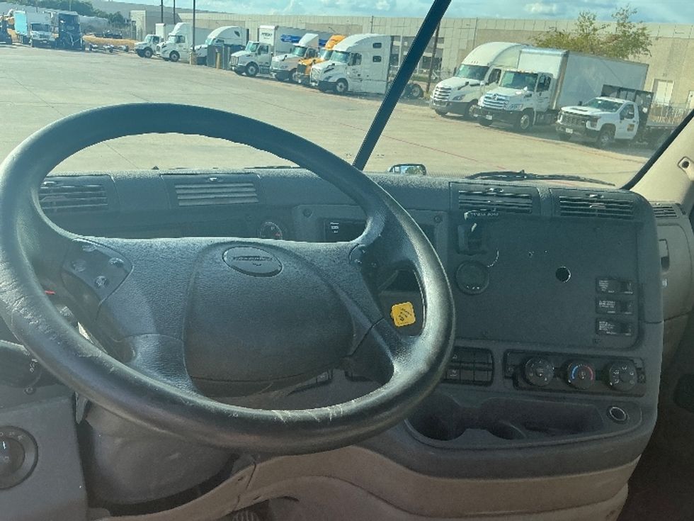 Day Cab Tractor-Heavy Duty Tractors-Freightliner-2020-Cascadia 12564ST-Grand Prairie-TX-419,553\n\t\tmiles-$ 44,250 - Image 10