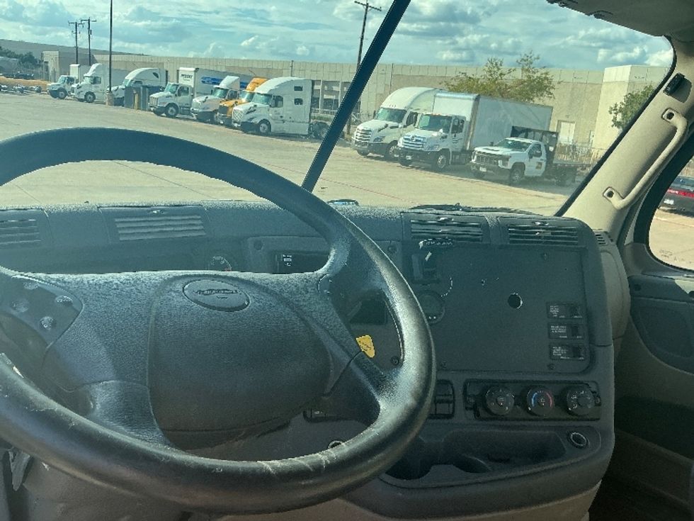 Day Cab Tractor-Heavy Duty Tractors-Freightliner-2020-Cascadia 12564ST-Grand Prairie-TX-419,553\n\t\tmiles-$ 44,250 - Image 11