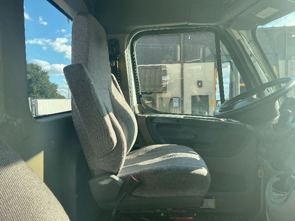 Day Cab Tractor-Heavy Duty Tractors-Freightliner-2020-Cascadia 12564ST-Grand Prairie-TX-419,553\n\t\tmiles-$ 44,250 - Image 14
