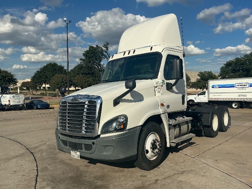 Day Cab Tractor-Heavy Duty Tractors-Freightliner-2020-Cascadia 12564ST-Grand Prairie-TX-419,553\n\t\tmiles-$ 44,250 - Image 3