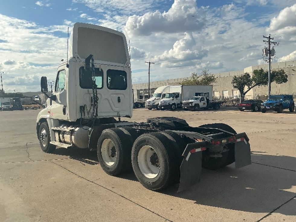 Day Cab Tractor-Heavy Duty Tractors-Freightliner-2020-Cascadia 12564ST-Grand Prairie-TX-419,553\n\t\tmiles-$ 44,250 - Image 5