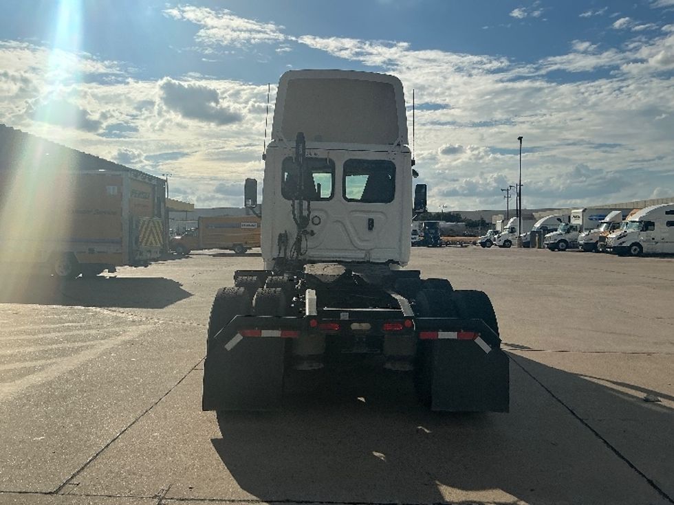 Day Cab Tractor-Heavy Duty Tractors-Freightliner-2020-Cascadia 12564ST-Grand Prairie-TX-419,553\n\t\tmiles-$ 44,250 - Image 6