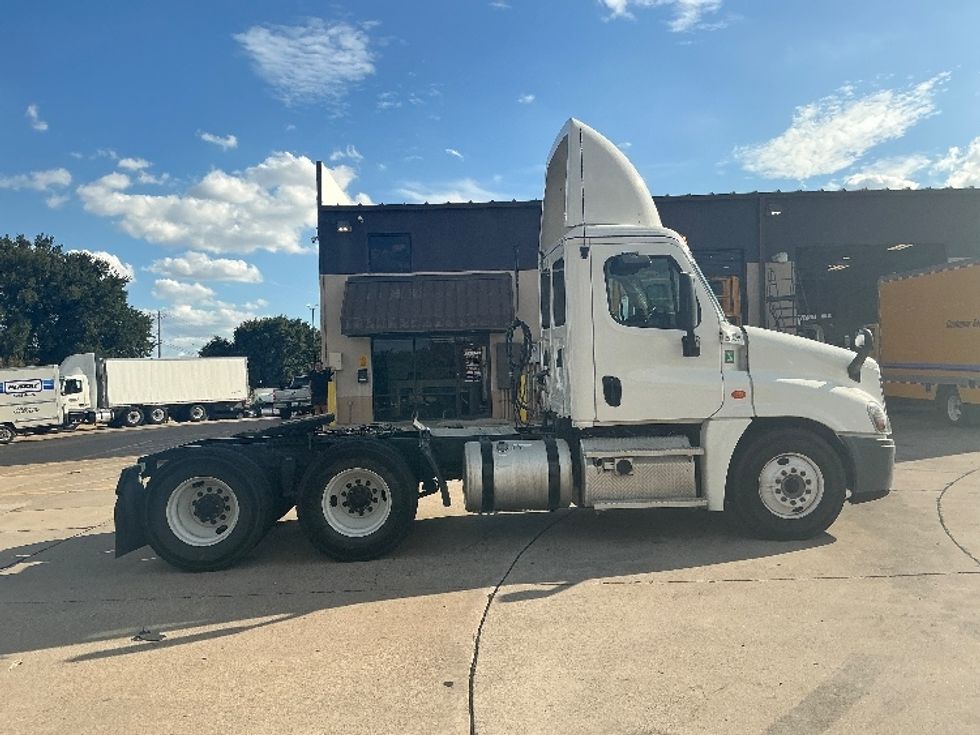 Day Cab Tractor-Heavy Duty Tractors-Freightliner-2020-Cascadia 12564ST-Grand Prairie-TX-419,553\n\t\tmiles-$ 44,250 - Image 8