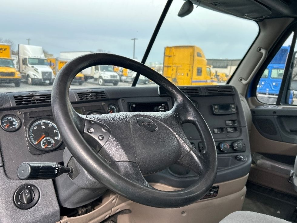 Day Cab Tractor-Heavy Duty Tractors-Freightliner-2020-Cascadia 12564ST-Greensboro-NC-366,970\n\t\tmiles-$ 55,500 - Image 10