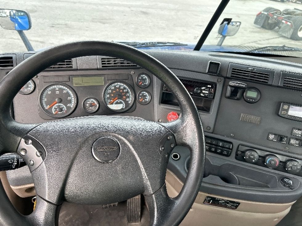 Day Cab Tractor-Heavy Duty Tractors-Freightliner-2020-Cascadia 12564ST-Greensboro-NC-366,970\n\t\tmiles-$ 55,500 - Image 11