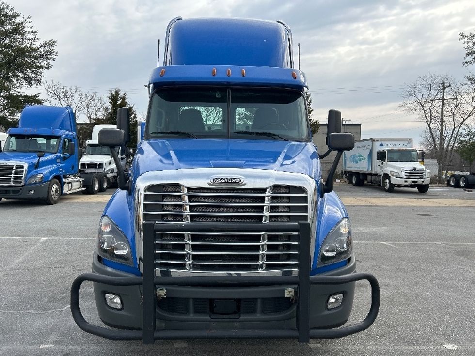 Day Cab Tractor-Heavy Duty Tractors-Freightliner-2020-Cascadia 12564ST-Greensboro-NC-366,970\n\t\tmiles-$ 55,500 - Image 2
