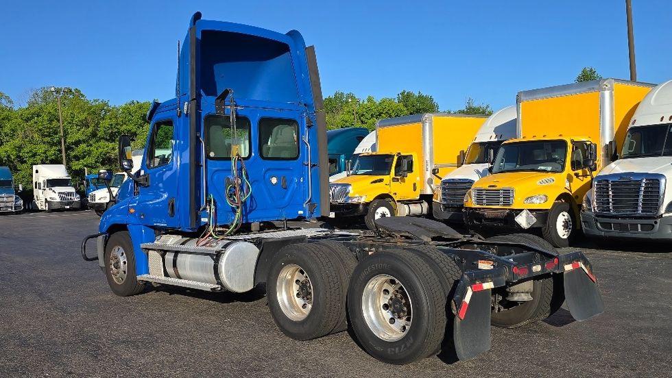 Day Cab Tractor-Heavy Duty Tractors-Freightliner-2020-Cascadia 12564ST-Greensboro-NC-503,451\n\t\tmiles-$ 42,250 - Image 6