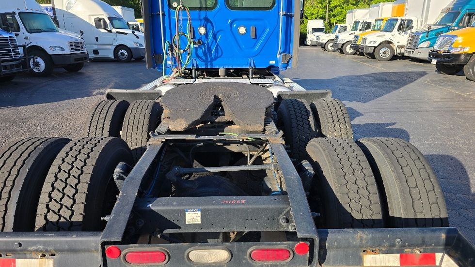 Day Cab Tractor-Heavy Duty Tractors-Freightliner-2020-Cascadia 12564ST-Greensboro-NC-503,451\n\t\tmiles-$ 42,250 - Image 7