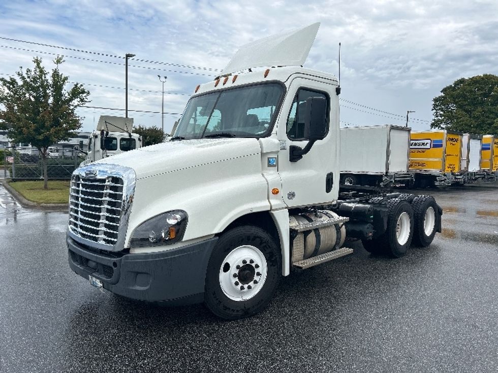 Day Cab Tractor-Heavy Duty Tractors-Freightliner-2020-Cascadia 12564ST-Greensboro-NC-508,979\n\t\tmiles-$ 37,500 - Image 1