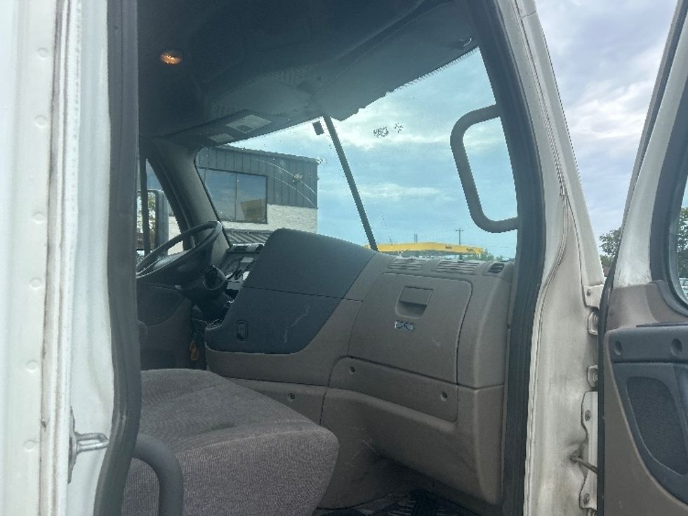 Day Cab Tractor-Heavy Duty Tractors-Freightliner-2020-Cascadia 12564ST-Greensboro-NC-508,979\n\t\tmiles-$ 37,500 - Image 12