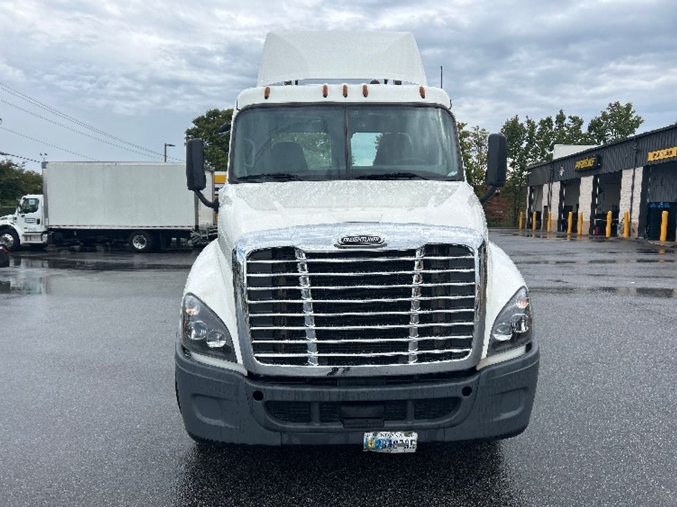 Day Cab Tractor-Heavy Duty Tractors-Freightliner-2020-Cascadia 12564ST-Greensboro-NC-508,979\n\t\tmiles-$ 37,500 - Image 2