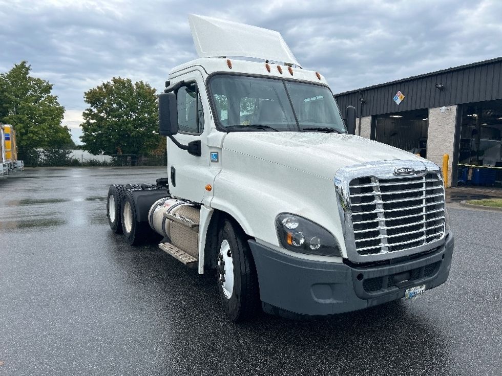 Day Cab Tractor-Heavy Duty Tractors-Freightliner-2020-Cascadia 12564ST-Greensboro-NC-508,979\n\t\tmiles-$ 37,500 - Image 3