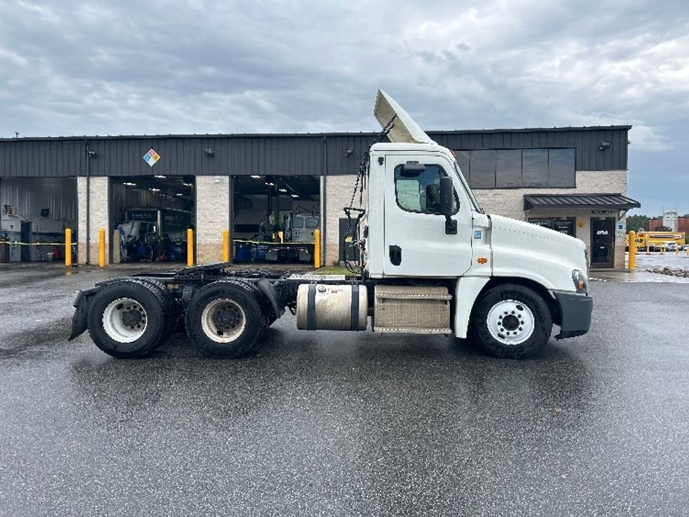 Day Cab Tractor-Heavy Duty Tractors-Freightliner-2020-Cascadia 12564ST-Greensboro-NC-508,979\n\t\tmiles-$ 37,500 - Image 8