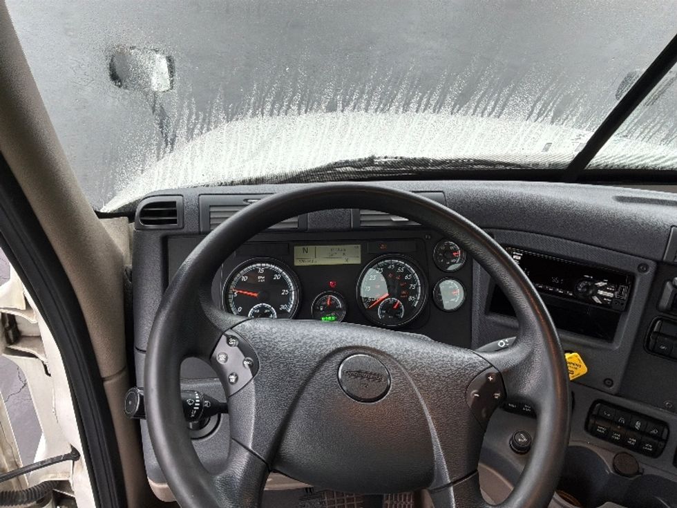Day Cab Tractor-Heavy Duty Tractors-Freightliner-2020-Cascadia 12564ST-Harrisburg-PA-320,571\n\t\tmiles-$ 46,500 - Image 11
