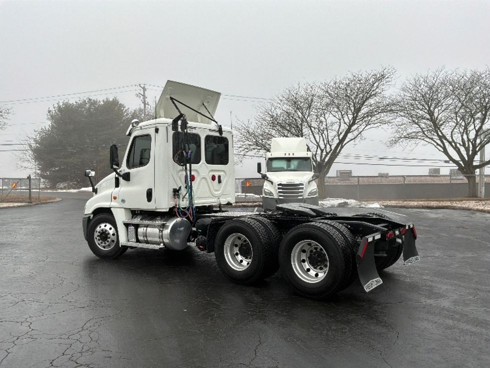 Day Cab Tractor-Heavy Duty Tractors-Freightliner-2020-Cascadia 12564ST-Harrisburg-PA-320,571\n\t\tmiles-$ 46,500 - Image 5