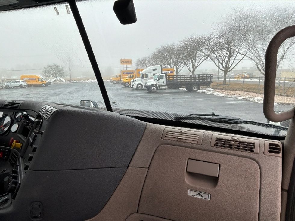 Day Cab Tractor-Heavy Duty Tractors-Freightliner-2020-Cascadia 12564ST-Harrisburg-PA-336,427\n\t\tmiles-$ 45,750 - Image 13