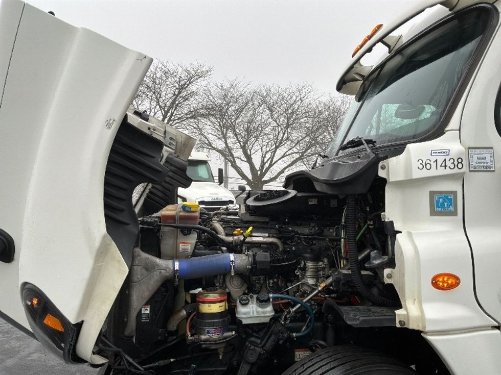 Day Cab Tractor-Heavy Duty Tractors-Freightliner-2020-Cascadia 12564ST-Harrisburg-PA-336,427\n\t\tmiles-$ 45,750 - Image 16
