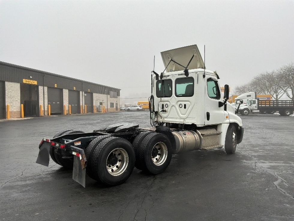 Day Cab Tractor-Heavy Duty Tractors-Freightliner-2020-Cascadia 12564ST-Harrisburg-PA-336,427\n\t\tmiles-$ 45,750 - Image 7