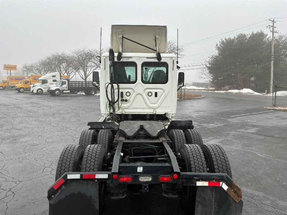Day Cab Tractor-Heavy Duty Tractors-Freightliner-2020-Cascadia 12564ST-Harrisburg-PA-336,628\n\t\tmiles-$ 42,750 - Image 6