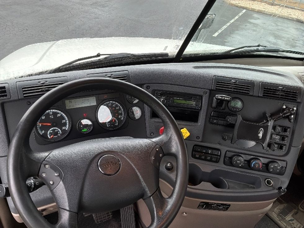 Day Cab Tractor-Heavy Duty Tractors-Freightliner-2020-Cascadia 12564ST-Harrisburg-PA-357,125\n\t\tmiles-$ 44,750 - Image 11