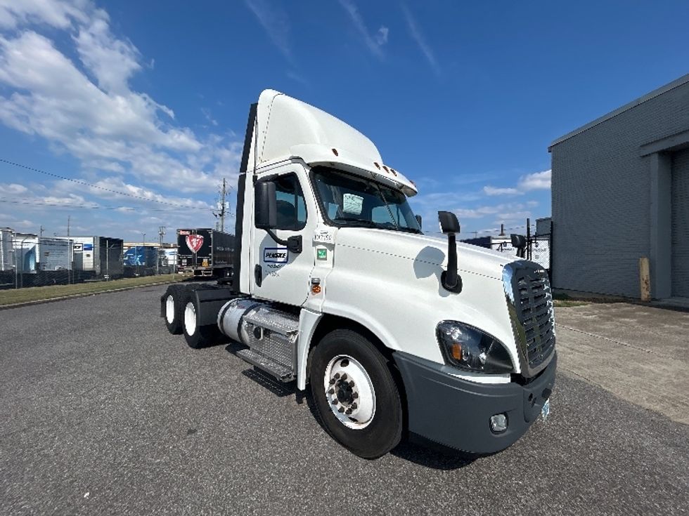 Day Cab Tractor-Heavy Duty Tractors-Freightliner-2020-Cascadia 12564ST-Homewood-AL-396,399\n\t\tmiles-$ 48,500 - Image 1