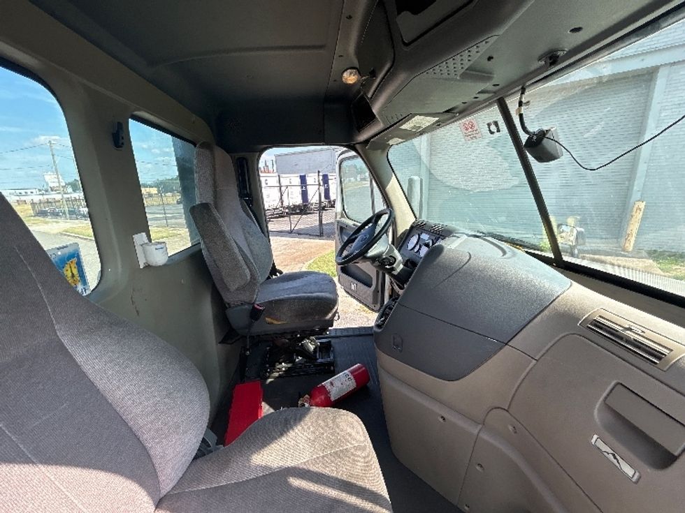 Day Cab Tractor-Heavy Duty Tractors-Freightliner-2020-Cascadia 12564ST-Homewood-AL-396,399\n\t\tmiles-$ 48,500 - Image 14