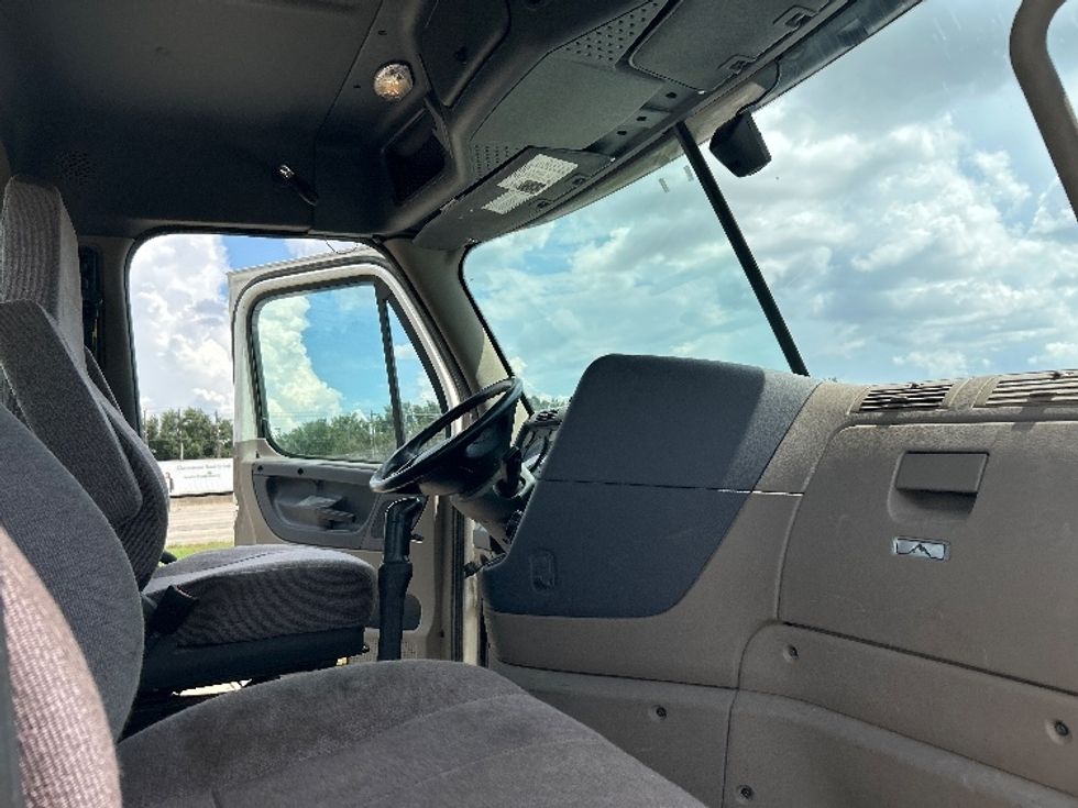 Day Cab Tractor-Heavy Duty Tractors-Freightliner-2020-Cascadia 12564ST-Houston-TX-207,219\n\t\tmiles-$ 55,250 - Image 14
