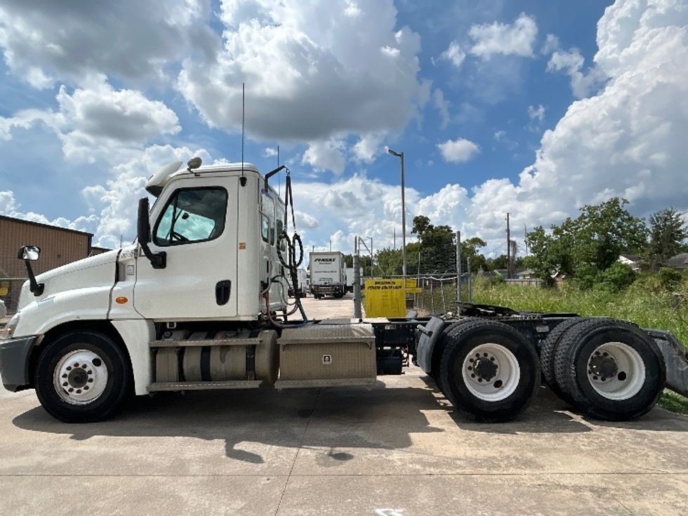 Day Cab Tractor-Heavy Duty Tractors-Freightliner-2020-Cascadia 12564ST-Houston-TX-207,219\n\t\tmiles-$ 55,250 - Image 4