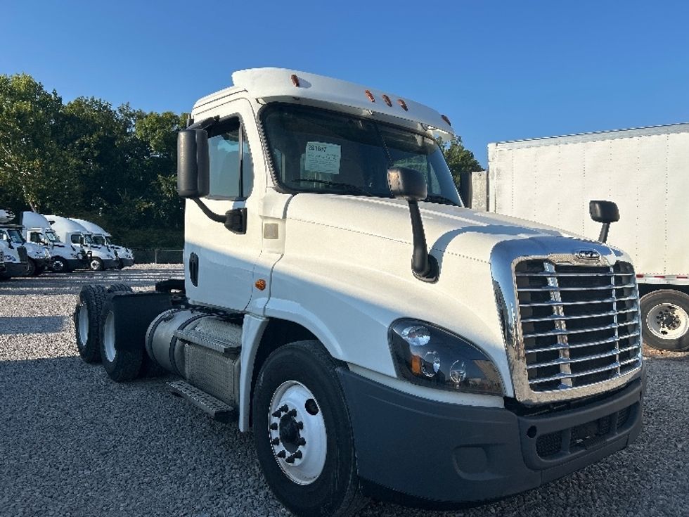 Day Cab Tractor-Heavy Duty Tractors-Freightliner-2020-Cascadia 12564ST-Hueytown-AL-530,375\n\t\tmiles-$ 37,750 - Image 1