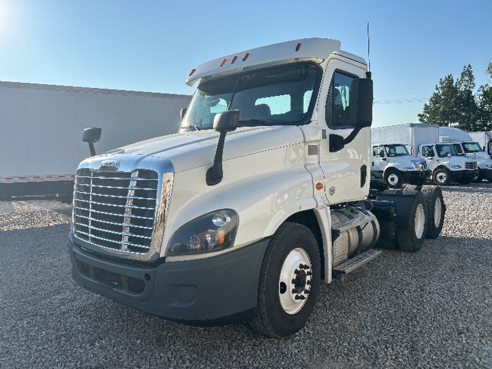 Day Cab Tractor-Heavy Duty Tractors-Freightliner-2020-Cascadia 12564ST-Hueytown-AL-530,375\n\t\tmiles-$ 37,750 - Image 3