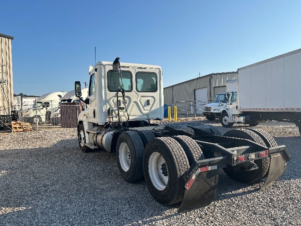 Day Cab Tractor-Heavy Duty Tractors-Freightliner-2020-Cascadia 12564ST-Hueytown-AL-530,375\n\t\tmiles-$ 37,750 - Image 5