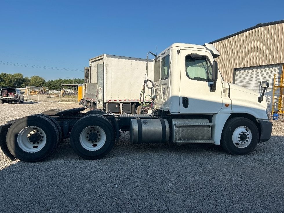 Day Cab Tractor-Heavy Duty Tractors-Freightliner-2020-Cascadia 12564ST-Hueytown-AL-530,375\n\t\tmiles-$ 37,750 - Image 8