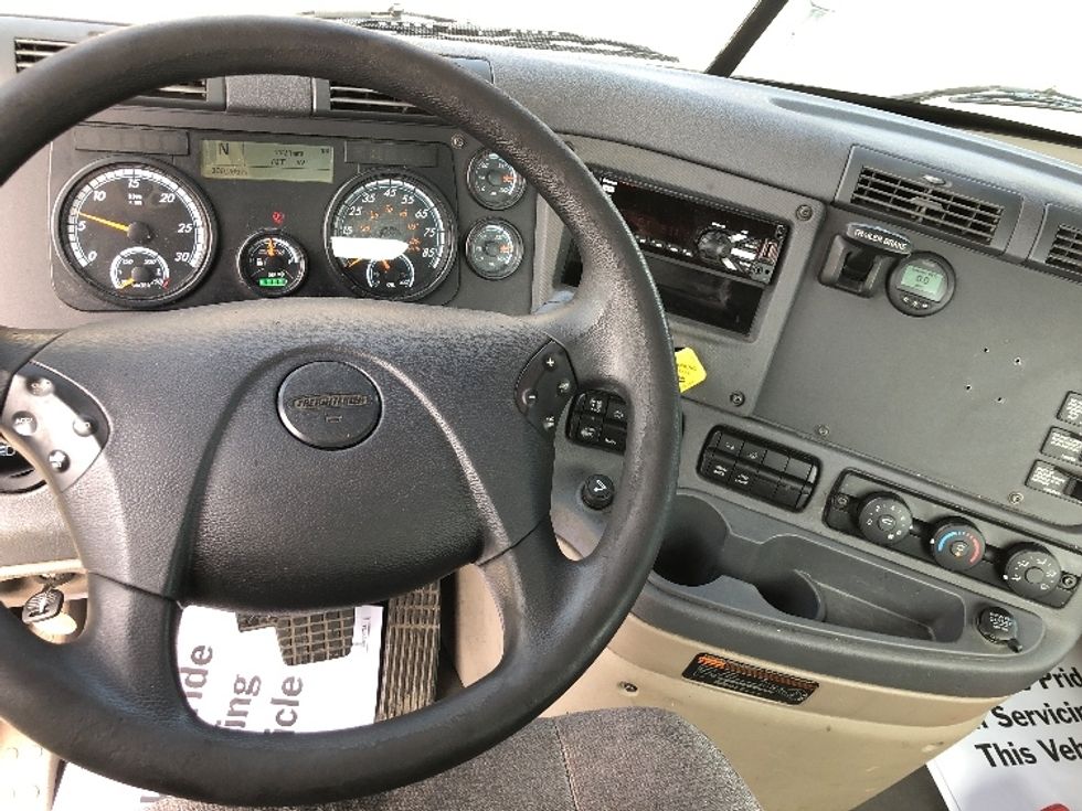 Day Cab Tractor-Heavy Duty Tractors-Freightliner-2020-Cascadia 12564ST-Indianapolis-IN-300,264\n\t\tmiles-$ 48,250 - Image 11